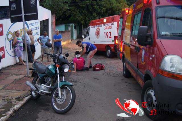 QUEDA DE MOTO DEIXA MÃE E FILHA FERIDAS