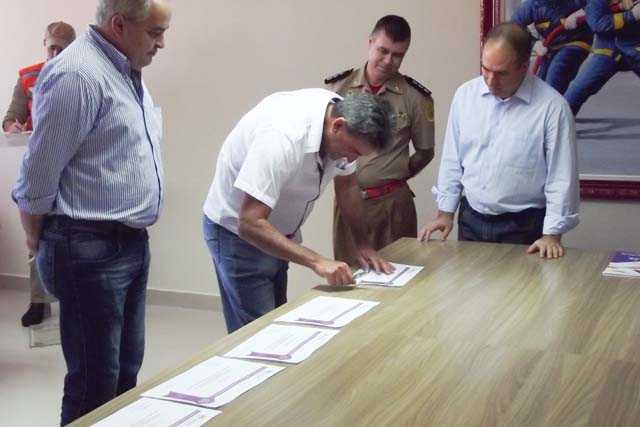 Entrega Certificado Cidades Resilientes (3)