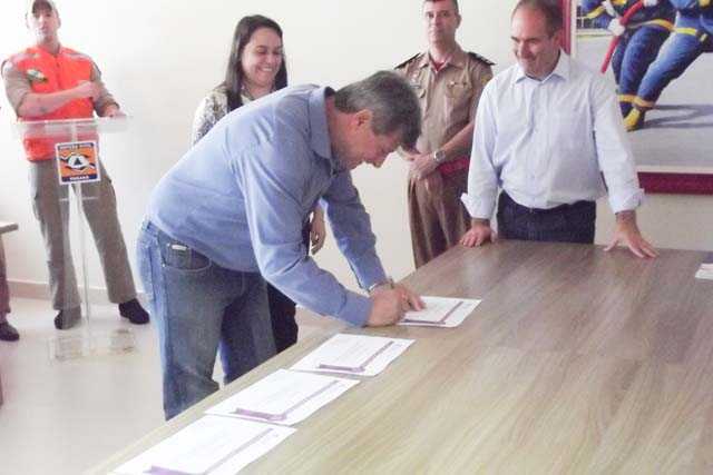 Entrega Certificado Cidades Resilientes (5)