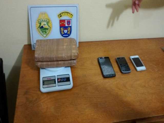 POLÍCIA MILITAR APREENDE APROXIMADAMENTE 2KG DE COCAÍNA EM SANTO ANTONIO DA PLATINA