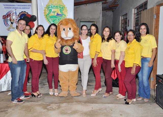 FORMATURA PROERD ESCOLA MUNDO MÁGICO DE CAMBARÁ