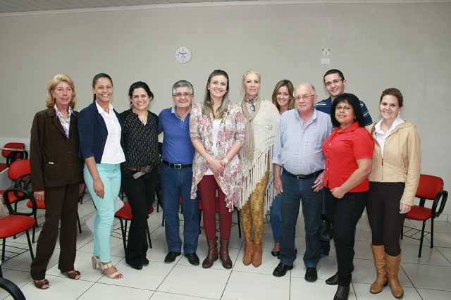 Médicos da atenção básica se reúnem com o prefeito em Jacarezinho