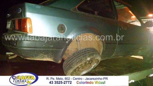 MOTORISTA PERDE O CONTROLE E BATE EM MEIO FIO APÓS RODAR COM CARRO NO PANORAMA