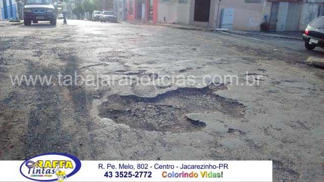 BURACOS NAS RUAS PROVOCAM MAIS UM ACIDENTE E PREJUÍZOS EM JACAREZINHO