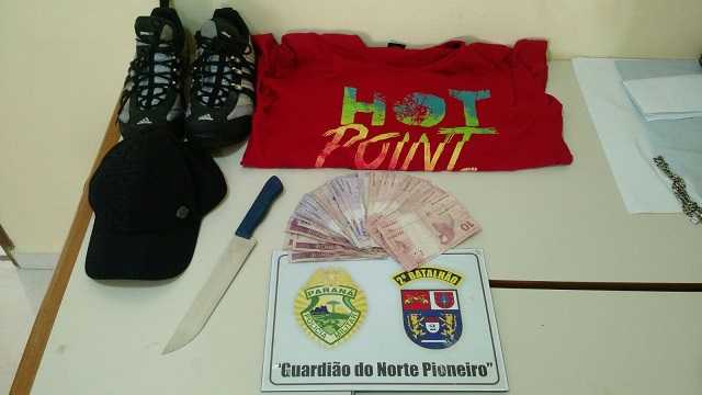 POLÍCIA MILITAR PRENDE SUSPEITO DE ROUBO EM RIBEIRÃO DO PINHAL.