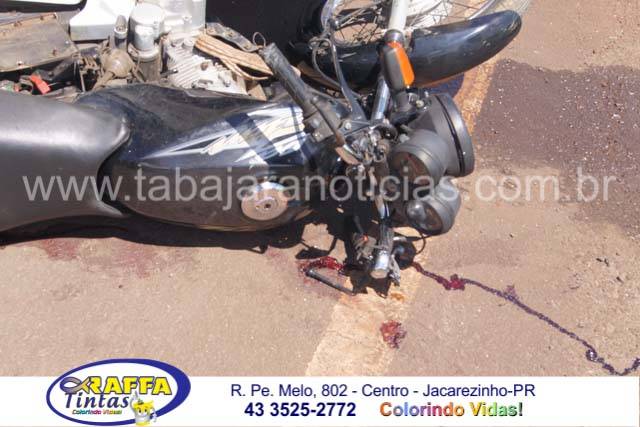 GRAVE ACIDENTE ENTRE CAMINHÃO E MOTO DEIXA DOIS FERIDOS NO TREVO DA 431 EM JACAREZINHO