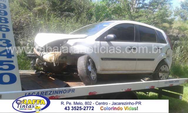 PNEU ESTOURA E CAUSA ACIDENTE COM DUAS VITIMAS NA PR 431 ENTRE RIBEIRÃO CLARO E JACAREZINHO
