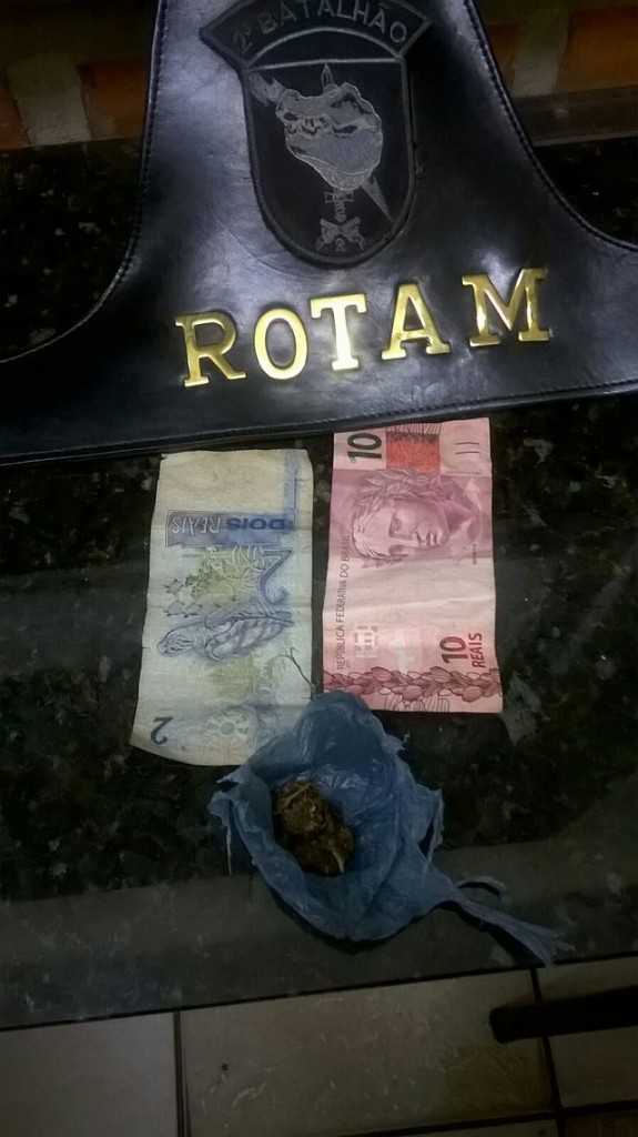 apreensão de drogas em Jacarezinho