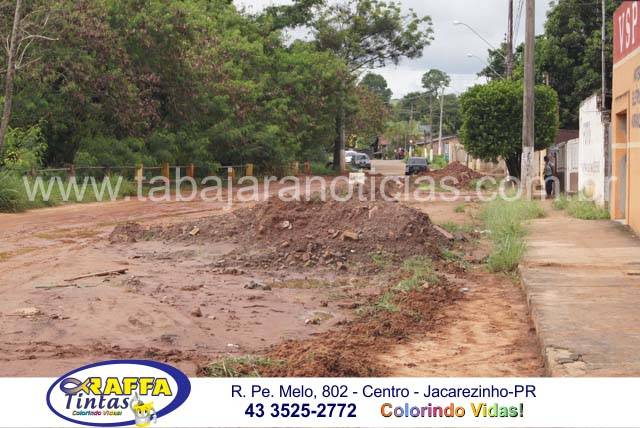 OBRAS PARALISADAS PROVOCA REVOLTA EM MORADORES DA VILA SÃO PEDRO