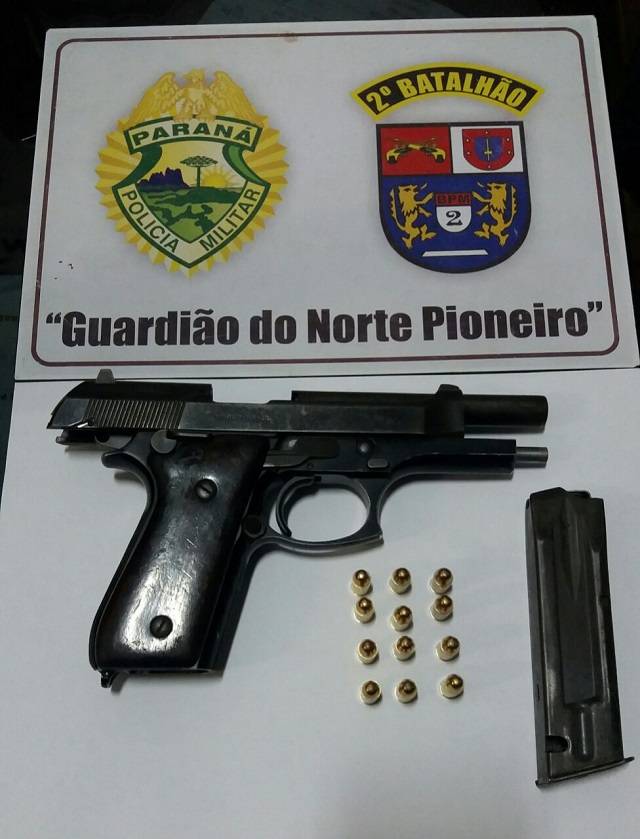 HOMEM ARMADO É PRESO PELA POLÍCIA MILITAR DENTRO DE ESTABELECIMENTO COMERCIAL.