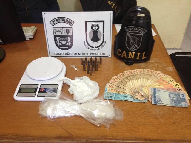 POLÍCIA MILITAR PRENDE SUSPEITO DE AUTORIA DE HOMICÍDIO EM SANTO ANTÔNIO DA PLATINA, LOGO APÓS O CRIME.