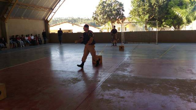 APRESENTAÇÃO CANIL (6)