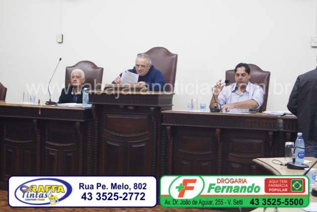 VEREADORES VÃO EMBORA DA CAMARÁ ANTES DO INICIO DA SESSÃO POR MEDO DE SEREM AGREDIDOS