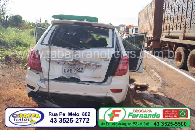 ACIDENTE ENTRE CARRO E DOIS CAMINHÕES DEIXA UMA PESSOA FERIDA NA BR 153 PRÓXIMO AO PEDÁGIO
