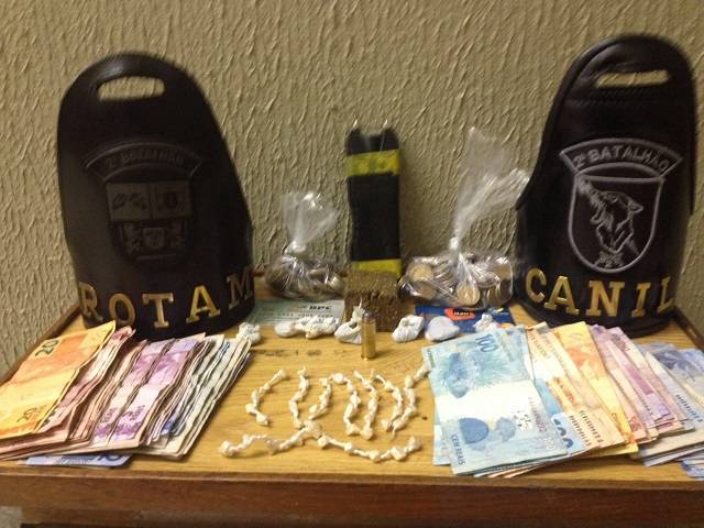 ROTAM APREENDE DROGAS EM JACAREZINHO