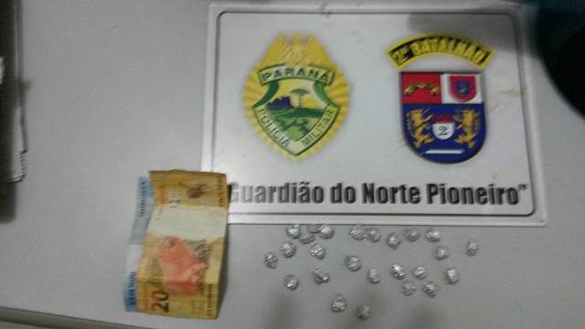 POLÍCIA MILITAR APREENDE “CRACK” EM CAMBARÁ