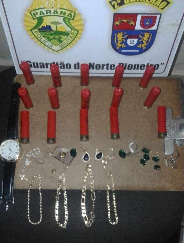 arma e material recuperedo em cambará (1)
