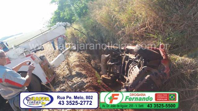JACAREZINHENSE FICA FERIDO EM CAPOTAMENTO NA BR 369 EM ANDIRA