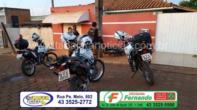 DESOBEDECE ORDEM DE PARADA FOGE DA POLICIA E BATE MOTO CONTRA MURO EM SANTO ANTONIO