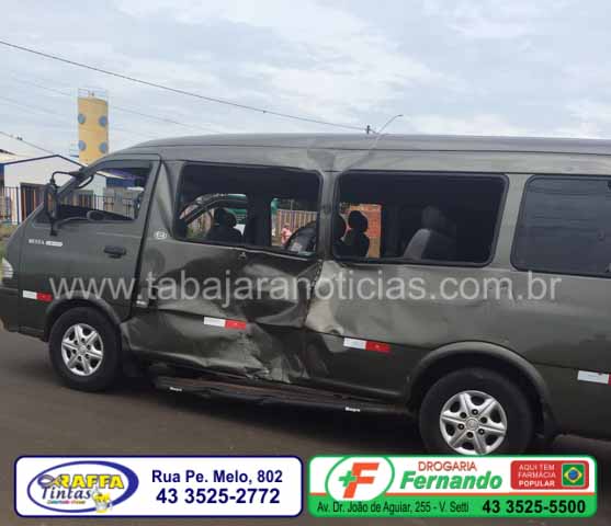 DUAS PESSOAS FICAM FERIDAS EM GRAVE ACIDENTE ENTRE MOTO E VAN NO AEROPORTO