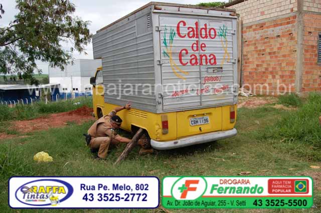 POLICIA MILITAR RECUPERA KOMBI QUE FOI FURTADA DURANTE A MADRUGADA