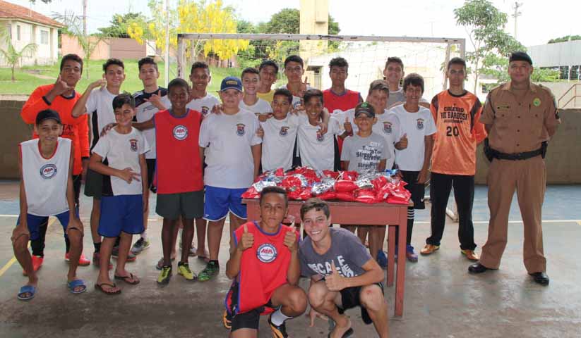 POLICIA MILITAR REALIZA ENTREGA DE PRESENTES A ALUNOS DO PROJETO SOCIAL “POLÍCIA MIRIM INTEGRADA”