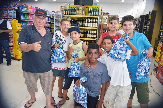 Ponto Extra comemora oitavo aniversário em Jacarezinho