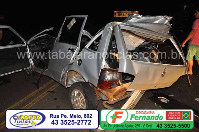 Mulher morre após carro bater em caminhonete parada na PR 439 em Santo Antonio da platina