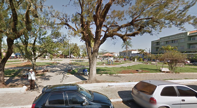 Morador de Ribeirão Claro é esfaqueado no centro de Jacarezinho