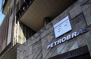 Lava Jato prende três ex-gerentes da Petrobras e mira em fraudes no repatriamento de valores