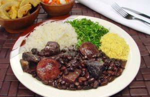 Neste sábado 10 tem feijoada no Restaurante Victor e Victória encomende já a sua