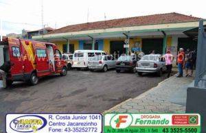 Mulher desacordada é socorrida pelos Bombeiros e PM na rodoviária velha