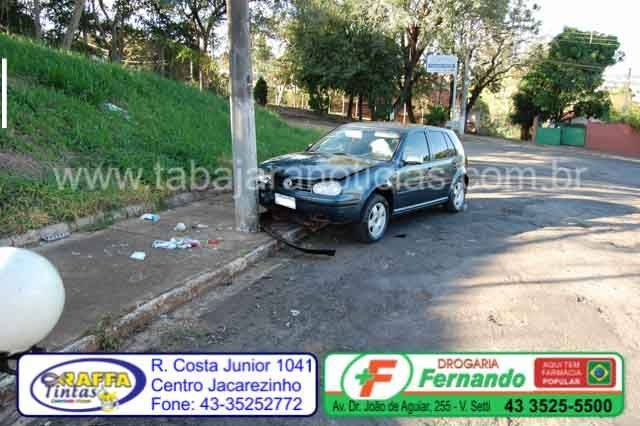 Acidente carro x poste - Tabajara Noticias
