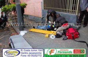 Acidente entre carro e moto deixa motociclista ferido na Vila São Pedro