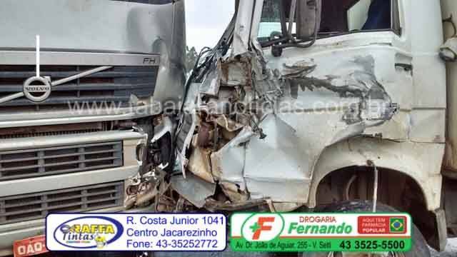 Acidente tres caminhões e um carro BR 153 - Tabajara Noticias