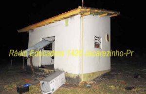 Vândalos destroem central de transmissão da Radio Educadora de Jacarezinho