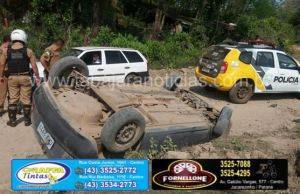 Bandido rouba carro de duas senhoras e capota em estrada rural