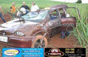 Tres mulheres ficam feridas em grave capotamento na PR 431 entre Jacarezinho e Cambara