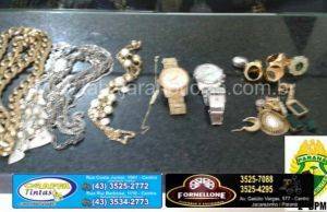 Policia Militar prende acusados e recupera os produtos furtados poucas horas após o crime em Ribeirão Claro