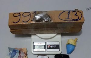 Equipe de inteligencia da PM. prende mulher com dois quilos de maconha em Cambara