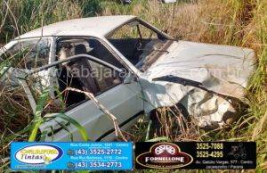 Carro com sete ocupantes sendo quatro crianças sofre acidente em Ribeirão do Pinhal
