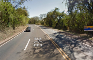 Passageiro de caminhão de ração leva tiro na cabeça em tentativa de assalto na BR 153