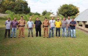 COMANDANTE E OFICIAIS DO 2º BATALHÃO SE REÚNEM COM A IMPRENSA LOCAL PARA DEFINIR ESTRATÉGIAS DE COMUNICAÇÃO