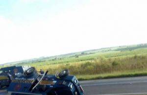 Tentativa de assalto a carros-fortes na BR-376 deixa sete baleados um vereador morreu no local