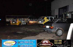 Casal é mantido refém durante assalto em borracharia, bandidos levaram um caminhão carregado de pneus