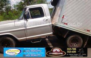 Chassi se quebra e caminhonete se parte ao meio na avenida Marciano de Barros em Jacarezinho