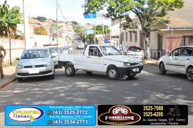 Acidente entre quatro carros em Jacarezinho - Tabajara noticias