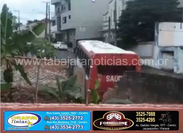 ônibus sem freios bate em muro - Tabajara Noticias