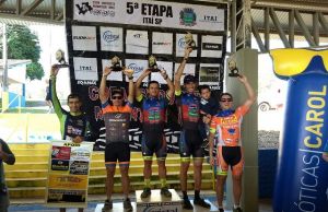 Ciclistas de Jacarezinho participam da 5ª etapa da copa Sudoeste de Mountain Bike.
