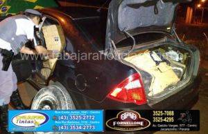 Equipe Tor da Policia Estadual de Ourinhos apreende veiculo de luxo com 300 Kg de maconha